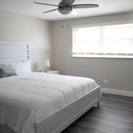 Vila Hosting New Tampa Exteriér fotografie