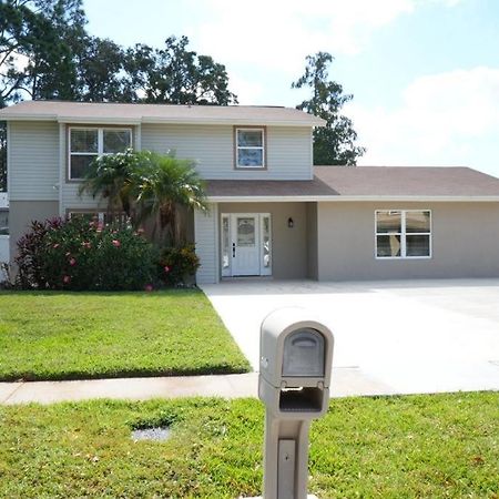 Vila Hosting New Tampa Exteriér fotografie