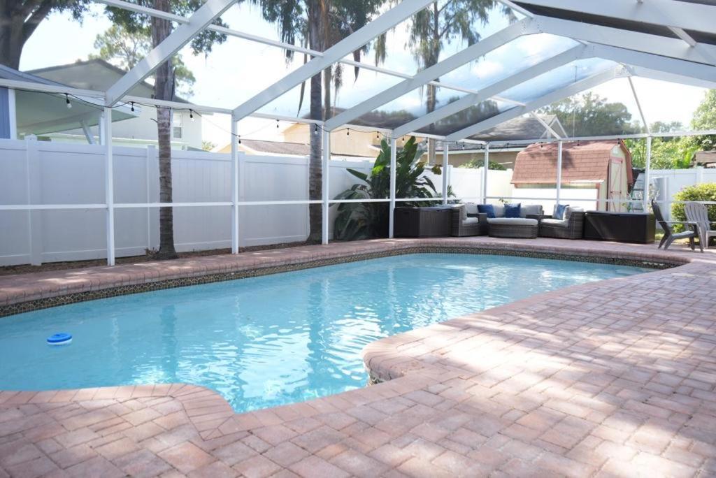 Vila Hosting New Tampa Exteriér fotografie